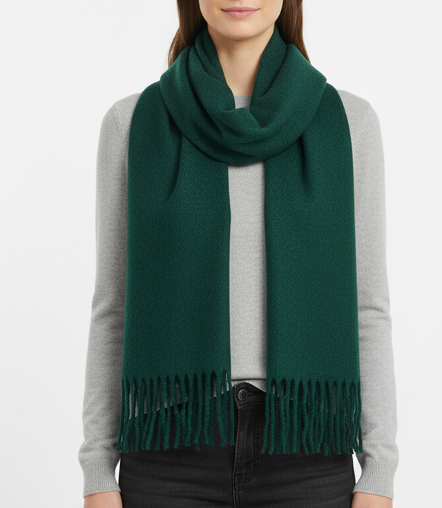 Elegant scarf with tassels in one color