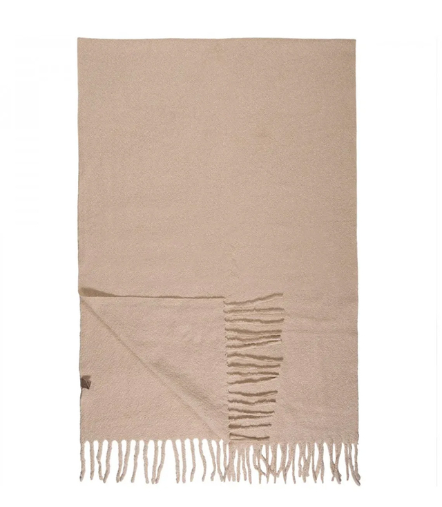 Elegant scarf with tassels in one color