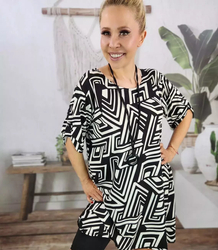 VALERIA patterned blouse tunic with pendant
