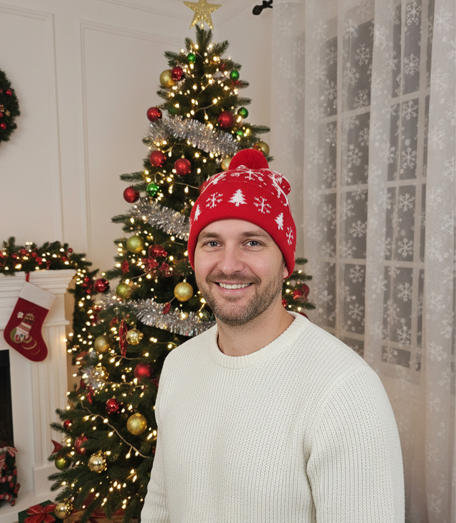 Winter Christmas hat with pom-pom - perfect for preze