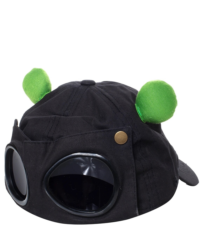 Baseball cap with glasses and frog eyes