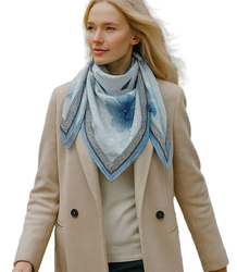 Elegant women's scarf with an insane 70x70 pattern