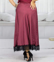 Stylish maxi skirt with lace peas