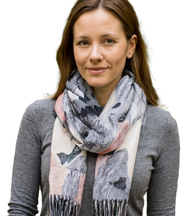 Women's scarf with floral motif and tassels elegant