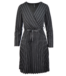 Classic envelope sole midi dress