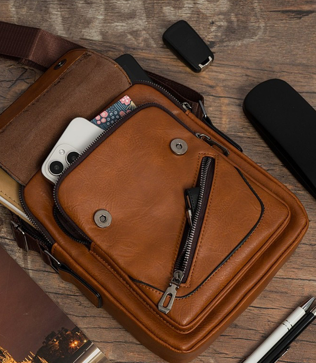 Men's SMALL rectangular padded bag elegant