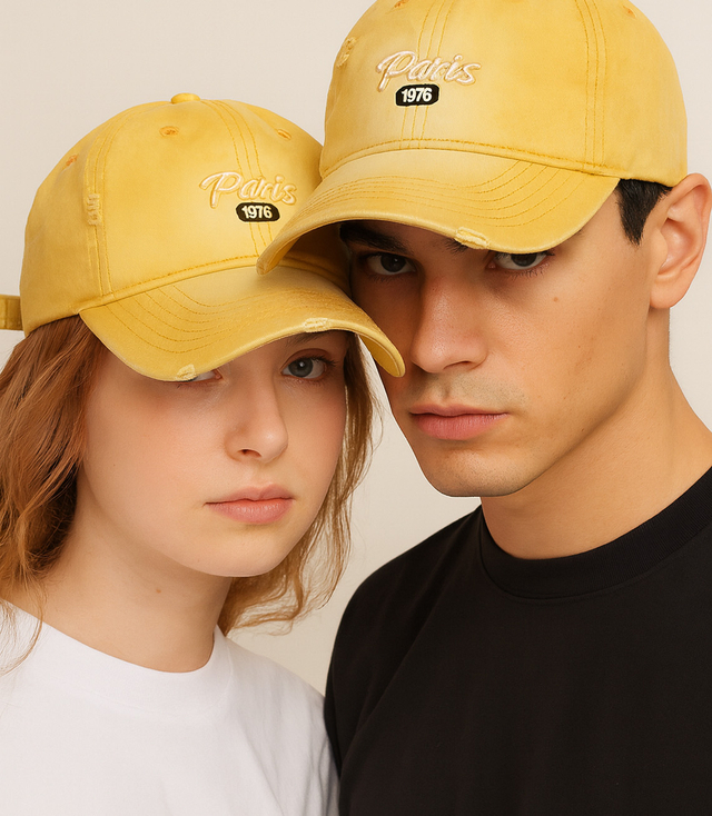 Czapka z daszkiem z ozdobną naszywką PARIS UNISEX