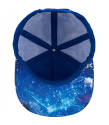 Children's baseball cap decorated with a colorful print 