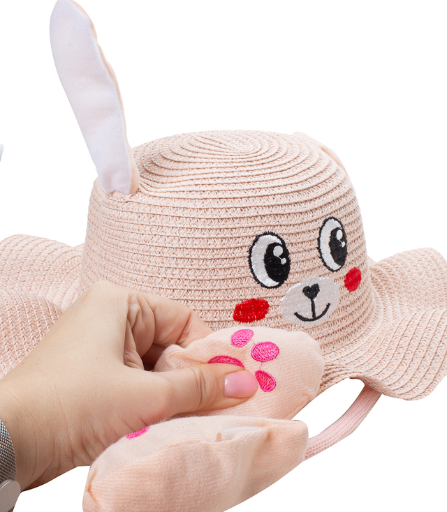 Children's hat with a dog's face and lifting ears