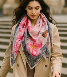 Elegant women's scarf with an insane 70x70 pattern