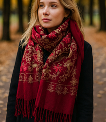 Women's folklore scarf with flower motif and tassels