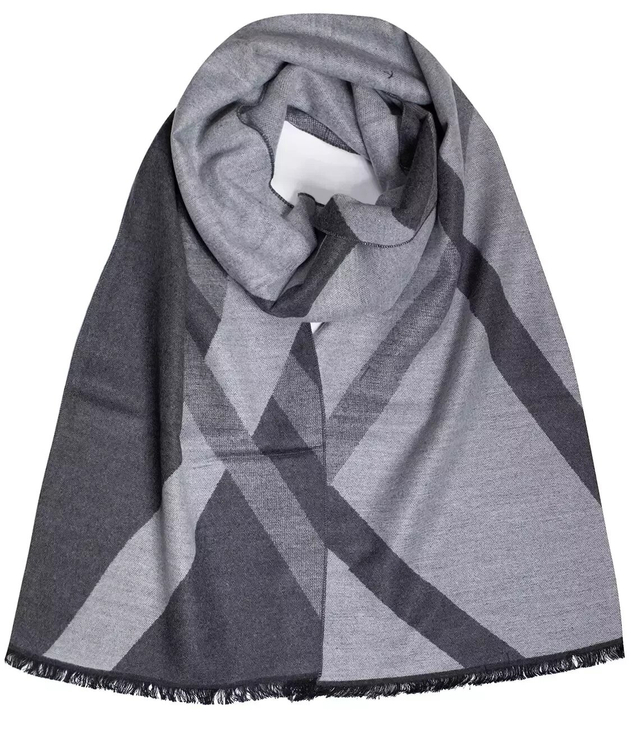 Men's scarf with tassels in patterns