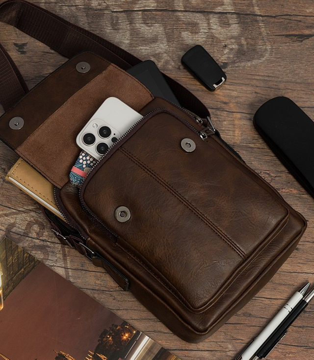 Men's SMALL rectangular padded bag elegant