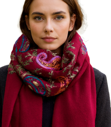 Women's scarf with embroidered pattern and tassels