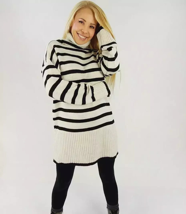 Luźny długi sweter golf w paski oversize