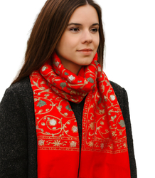 Women's patterned shawl with tassels 