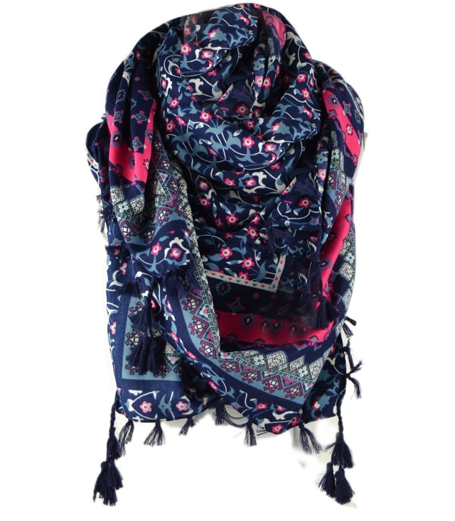 Large BOHO scarf with floral patterns Fashionable Beauty