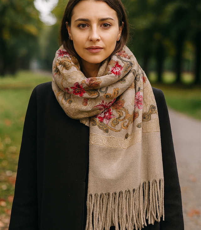 Women's folklore scarf with flower motif and tassels