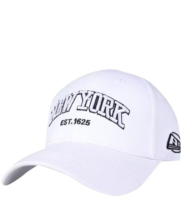 Baseball cap decorated with the words NEW YORK