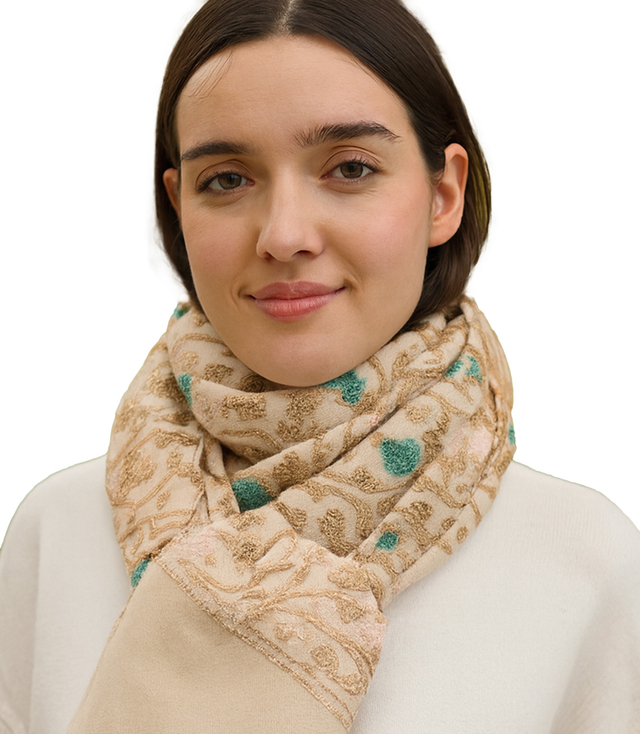 Women's patterned shawl with tassels 