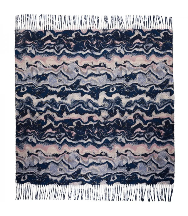 Wavy delicate pattern scarf with tassels