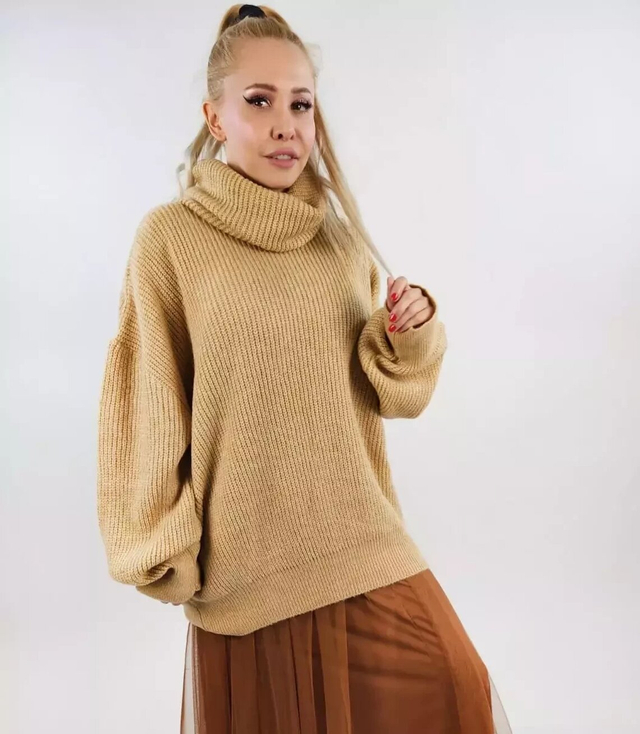 Smooth loose oversize turtleneck sweater