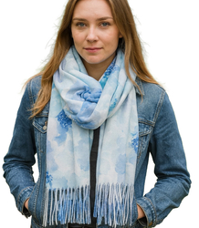 Women's scarf with floral motif and tassels elegant