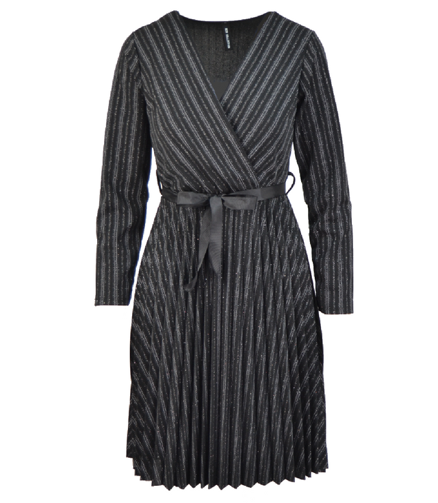 Classic envelope sole midi dress