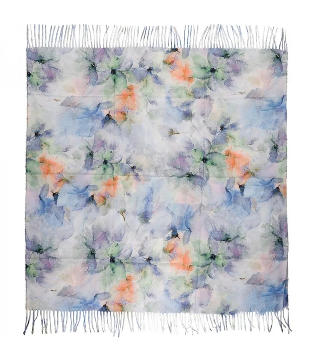 Delikatna elegancka kobieca chusta szal z frędzlami