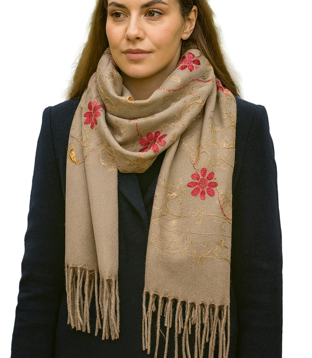 Women's folklore scarf with flower motif and tassels