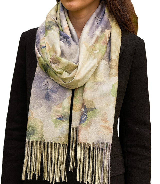 Women's scarf with floral motif and tassels elegant