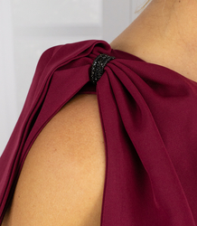 Elegant long dress with slit and decorative sides