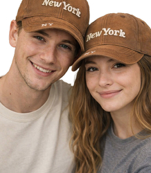 Czapka z daszkiem z ozdobną naszywką NEW YORK UNISEX