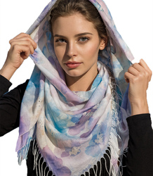 Women's scarf with floral pattern 100x100