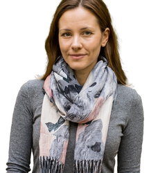 Women's scarf with floral motif and tassels elegant