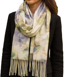 Women's scarf with floral motif and tassels elegant