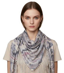 Wavy delicate pattern scarf with tassels