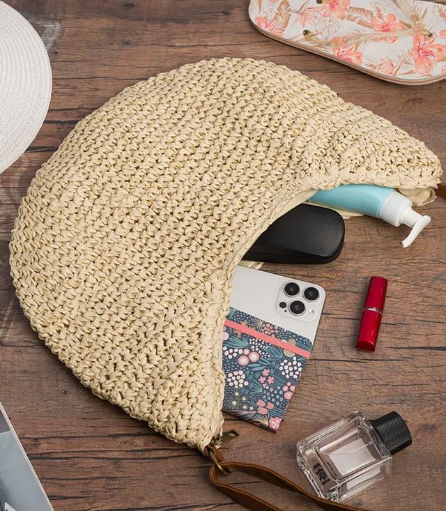 Semi-circular boho handbag with eco-leather strap and zipper closure