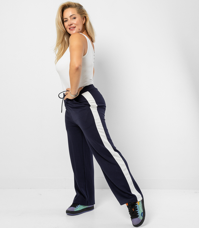 Comfortable sweatpants with white piping LEXI