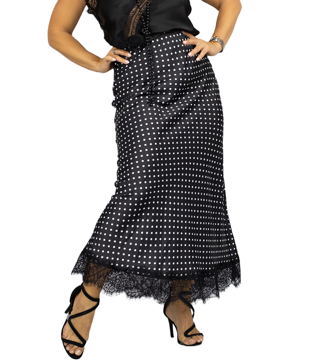 Stylish maxi skirt with lace peas