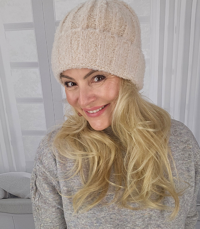 Stylish women's winter beanie hat