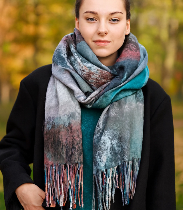 Szal damski z motywem tie-dye frędzle