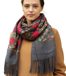 Women's folklore scarf with flower motif and tassels