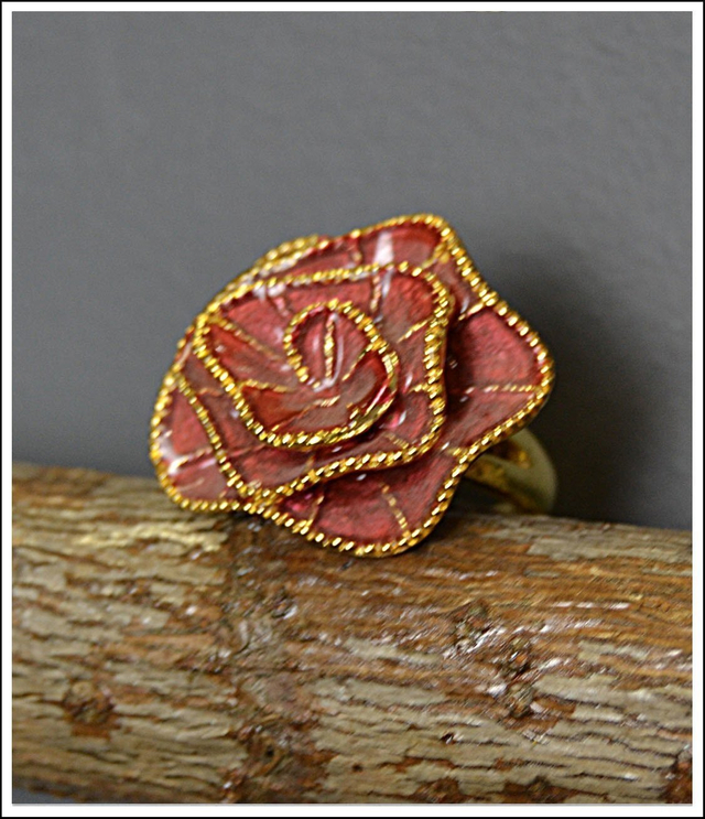 Piękny elegancki RETRO pierścionek róża